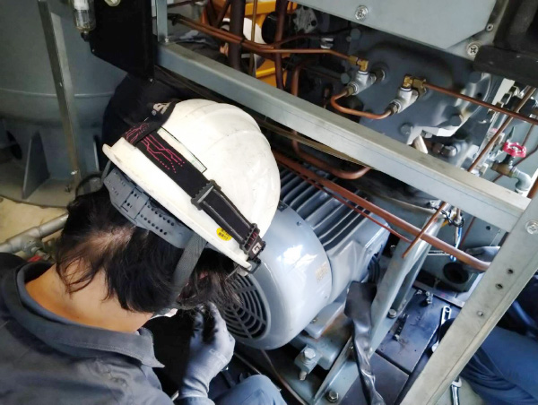 コンプレッサーの修理